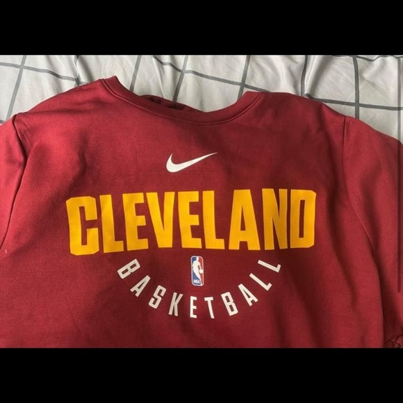 Cleveland Cavaliers Therma Sweatshirt - New with tags - Picture 2 of 5